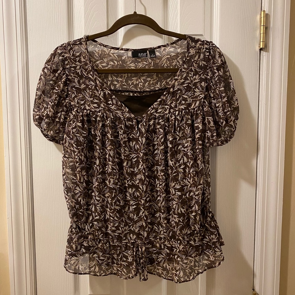 Two piece, top floral print w/ brown camisole, S